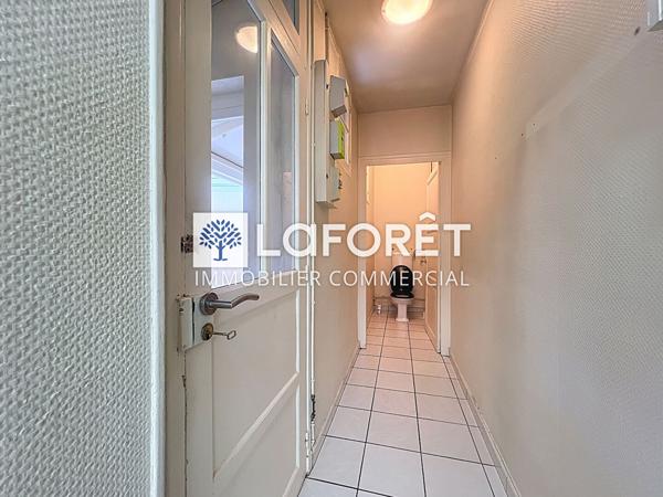 Location local commercial près de CERIZAY - 2 pièce(s) - 73 m² - 650 €/mois