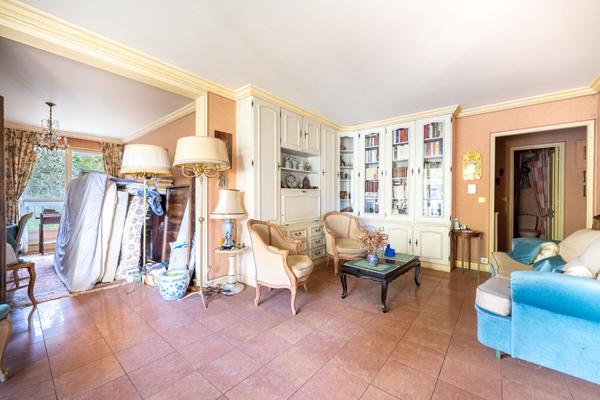 APPARTEMENT TROIS CHAMBRES GRANDE TERRASSE !