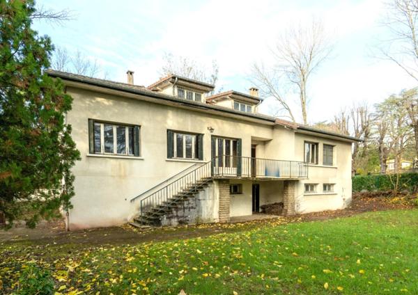 Maison à CHARBONNIERES-LES-BAINS, 69260 - 12 pièces 430m²