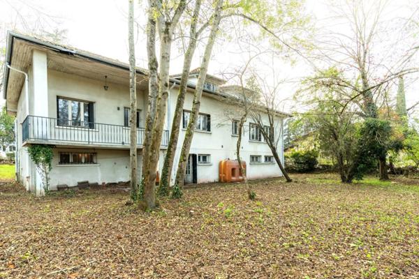 Maison à CHARBONNIERES-LES-BAINS, 69260 - 12 pièces 430m²