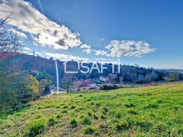 Magnifique terrain avec une vue dominante sur les hauteurs de Toulouse.