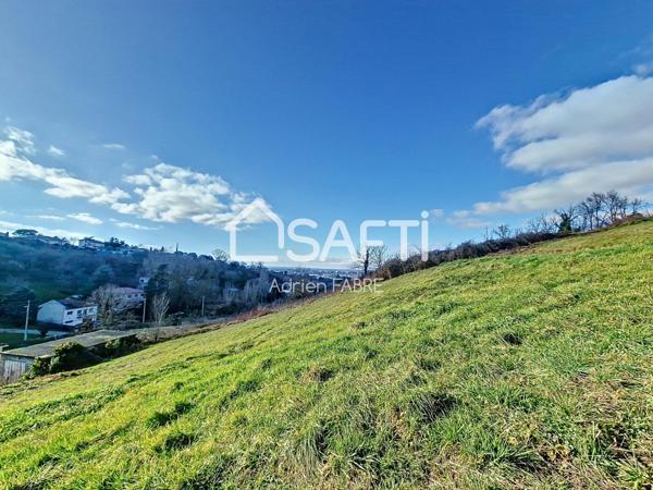 Magnifique terrain avec une vue dominante sur les hauteurs de Toulouse.