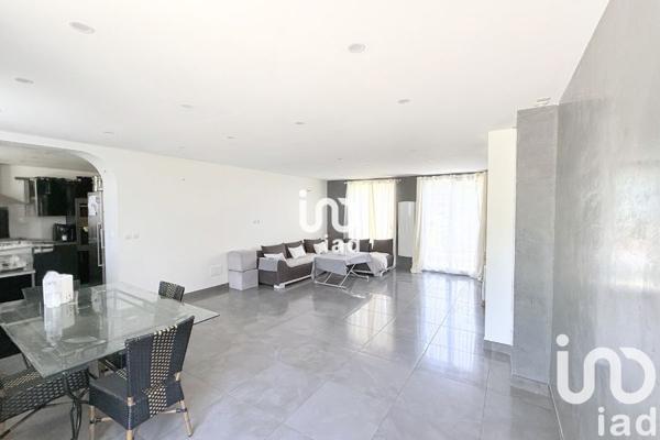 Maison à vendre 6 pièces 120 m² Le Mesnil-Saint-Denis