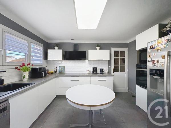 Maison à vendre  7 pièces - 181,15 m2 ARLES - 13