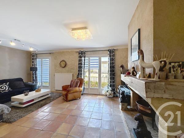 Maison à vendre  7 pièces - 181,15 m2 ARLES - 13