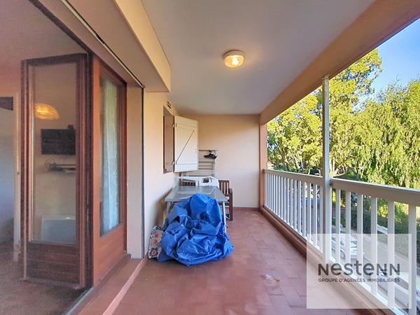 Saint-Aygulf, T2 avec grande terrasse et parking proche plages