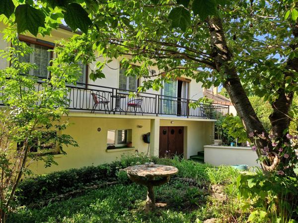 Une habitation principale avec T2 indépendant !