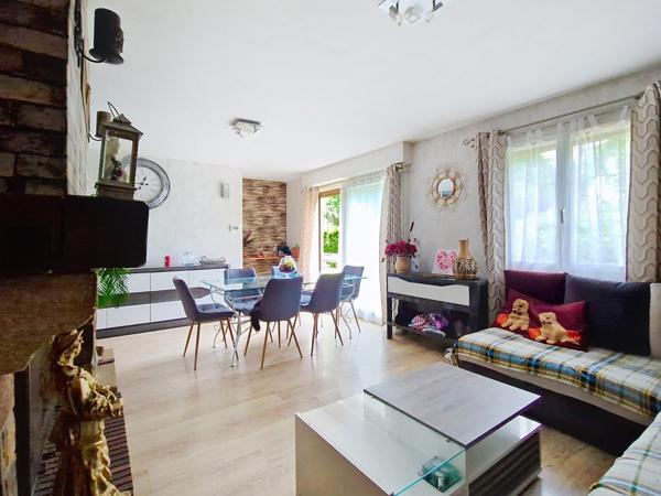 Une habitation principale avec T2 indépendant !