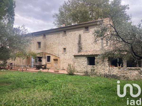 Mas 7 pièces de 271 m² à Pernes-les-Fontaines (84210)