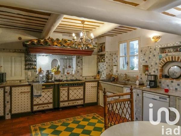 Mas 7 pièces de 271 m² à Pernes-les-Fontaines (84210)