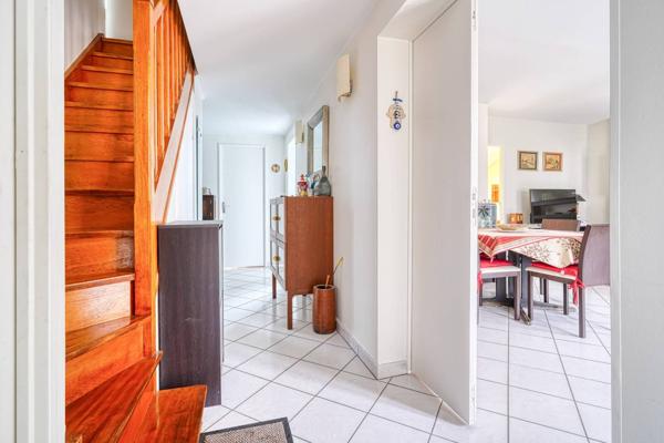 Appartement Emerainville 5 pièce(s) 80.4 m2