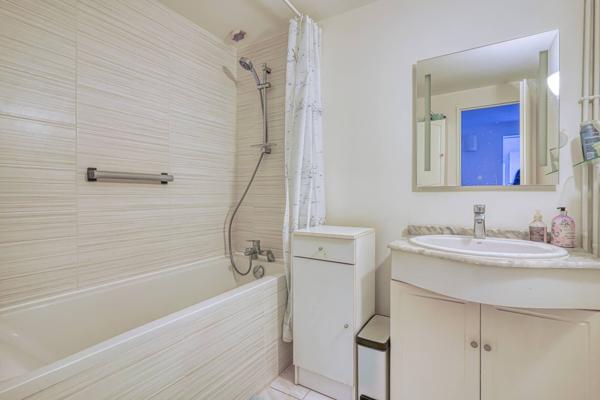 Appartement Emerainville 5 pièce(s) 80.4 m2