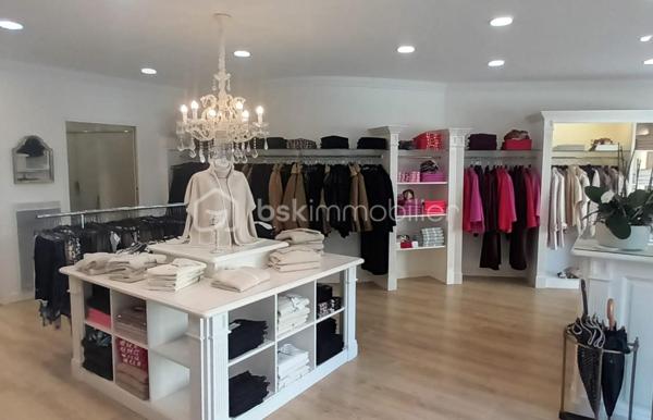 Local d activites de 32 m²