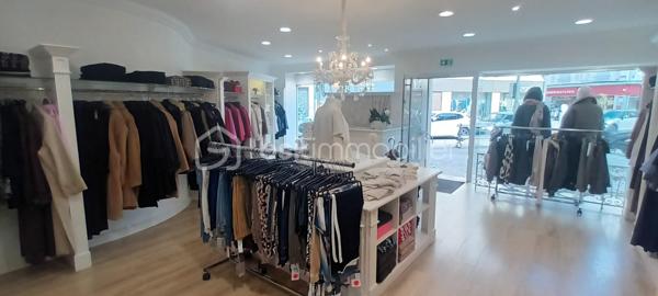 Local d activites de 32 m²