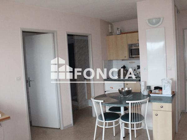 Location Studio meublé 30.3 m² - AVENUE JEAN MONNET La Rochelle 17000