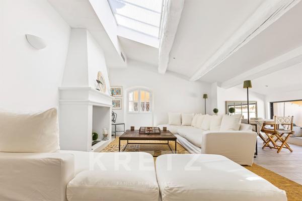 MAGNIFIQUE APPARTEMENT AVEC TERRASSE _ PORT DE SAINT-TROPEZ