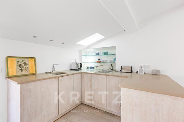 MAGNIFIQUE APPARTEMENT AVEC TERRASSE _ PORT DE SAINT-TROPEZ