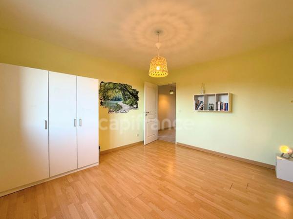 Villa Moderne de 211m² avec piscine et garage