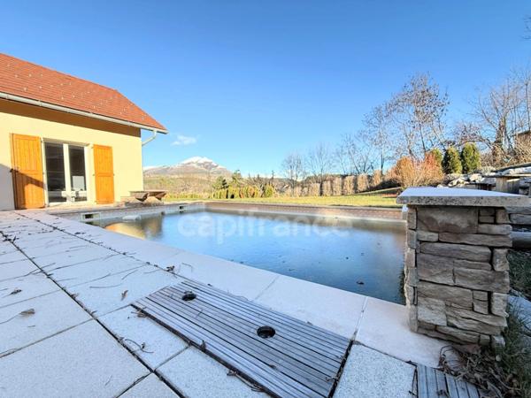 Villa Moderne de 211m² avec piscine et garage