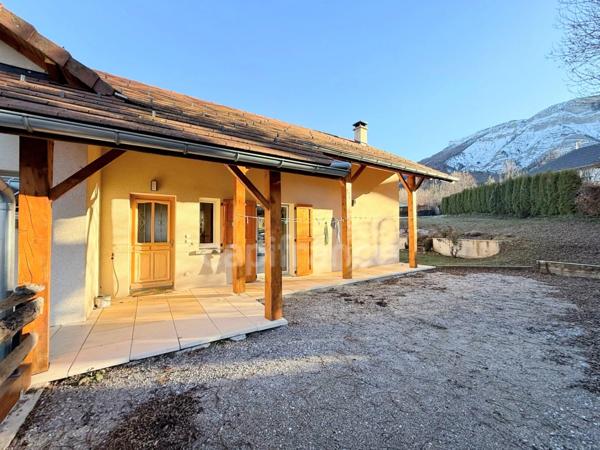 Villa Moderne de 211m² avec piscine et garage