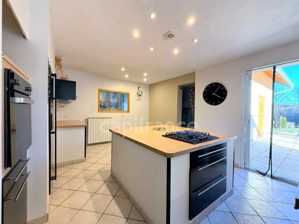 Villa Moderne de 211m² avec piscine et garage