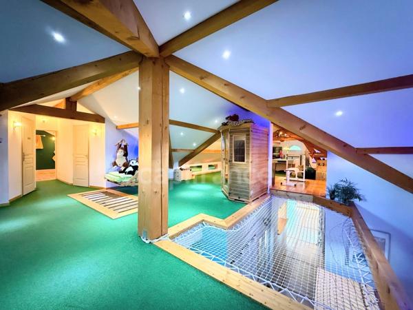 Villa Moderne de 211m² avec piscine et garage