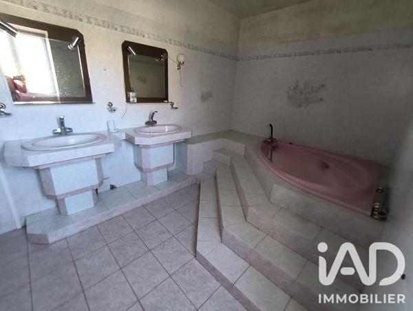 Maison à vendre 5 pièces 161,9 m² Lezay