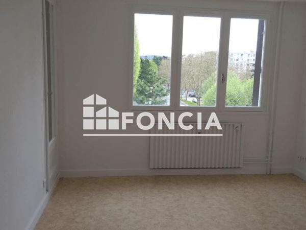 Location Studio 32.2 m² - 10 AVENUE DU DAUPHINE Bourgoin Jallieu 38300