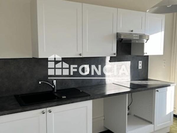 Location Studio 32.2 m² - 10 AVENUE DU DAUPHINE Bourgoin Jallieu 38300