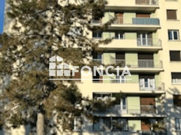 Location Studio 32.2 m² - 10 AVENUE DU DAUPHINE Bourgoin Jallieu 38300