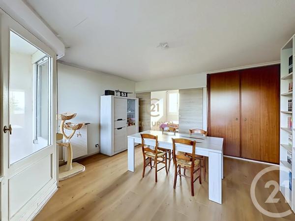 Appartement F2 Bis à vendre  2 pièces - 62,39 m 2   VAULX EN VELIN  - 69