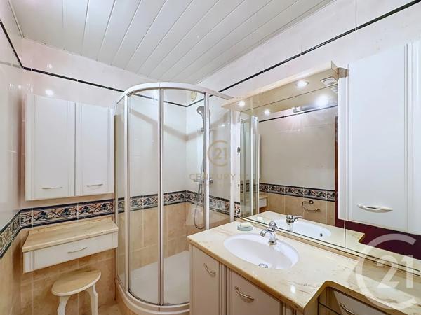 Appartement F2 Bis à vendre  2 pièces - 62,39 m 2   VAULX EN VELIN  - 69