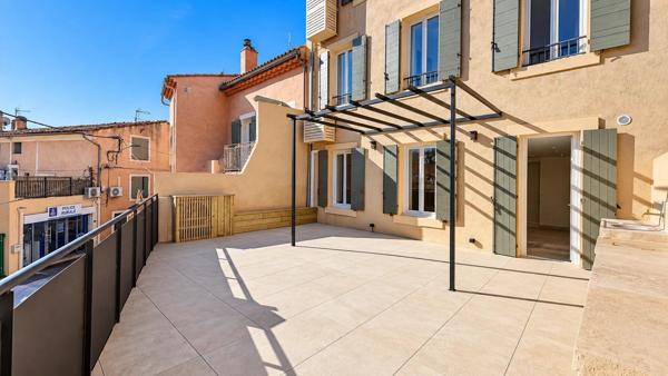 Vente                                                      Appartement
                        
                     3 pièces                      52 m2                     à Pourrières