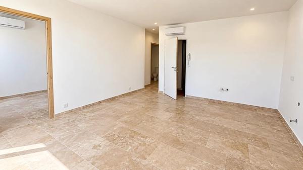 Vente                                                      Appartement
                        
                     3 pièces                      52 m2                     à Pourrières