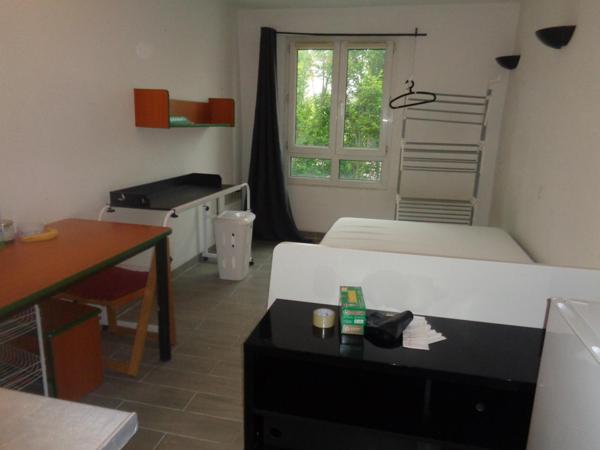 Beau Studio à qqs minutes à pied de la Gare RER Cergy-Saint-Christophe