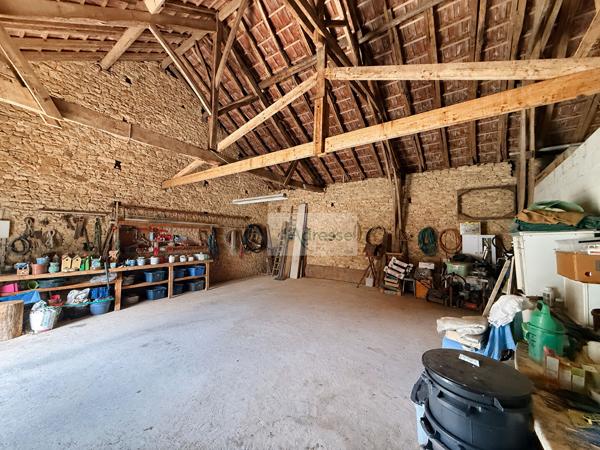 Propriété 2 maisons, dépendances, plus de 4 ha