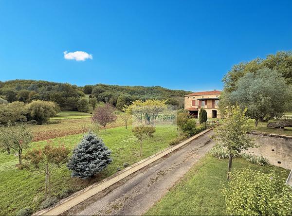 Propriété 2 maisons, dépendances, plus de 4 ha