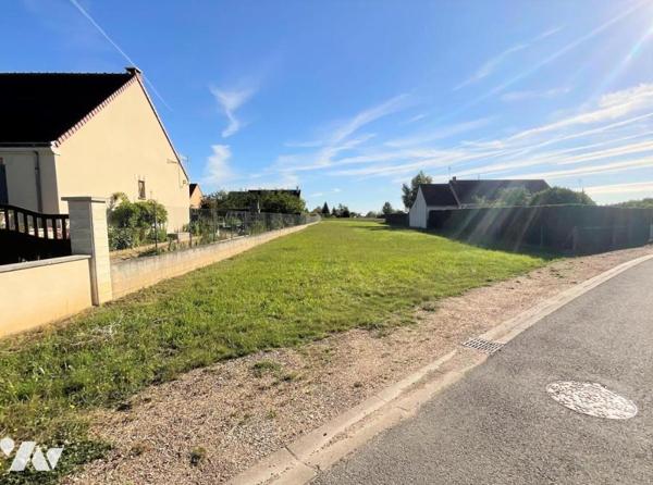 Terrain à bâtir 1357 m² - COUR SUR LOIRE