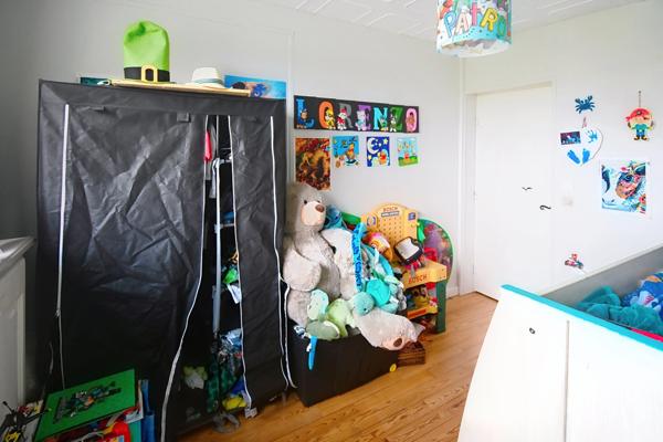 APPARTEMENT DE 71M2 ENVIRON AVEC 3 CHAMBRES AU 1ER ETAGE - CAVE - PARKINGS