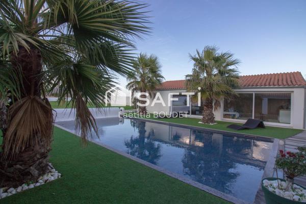 MAISON FAMILIALE AVEC PISCINE CHAUFFEE, STUDIO INDEPENDANT ET GARAGES - POSER VOS VALISES !