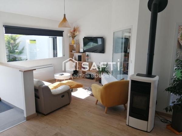 MAISON FAMILIALE AVEC PISCINE CHAUFFEE, STUDIO INDEPENDANT ET GARAGES - POSER VOS VALISES !