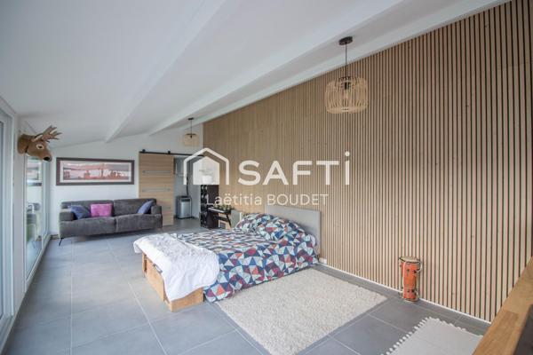 MAISON FAMILIALE AVEC PISCINE CHAUFFEE, STUDIO INDEPENDANT ET GARAGES - POSER VOS VALISES !