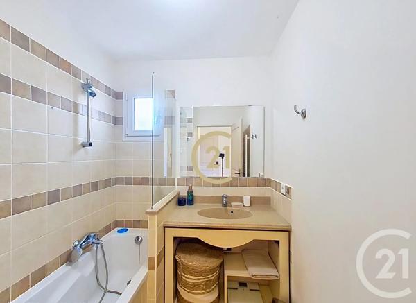 Appartement T2 à vendre  2 pièces - 40,18 m 2   MALLEMORT  - 13