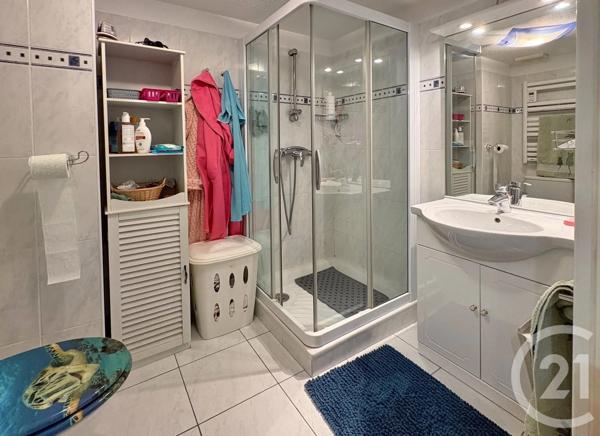 Appartement à vendre  3 pièces - 60,89 m 2   MENTON  - 06