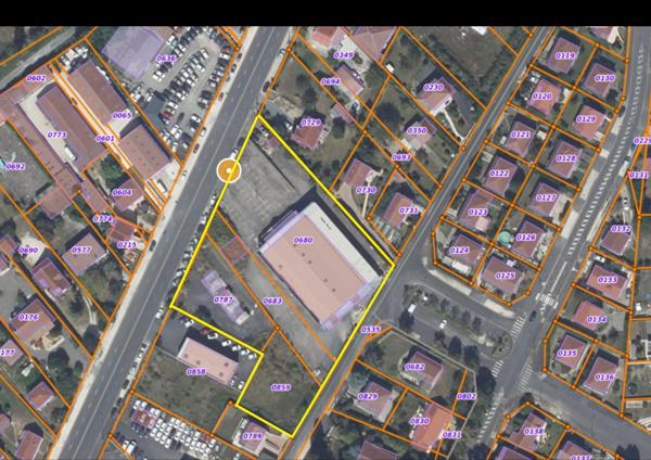 BOURGES (18) – FONCIER COMMERCIAL 6 723 m² AVEC BÂTIMENT EXISTANT 1 200 m² ET POTENTIEL D’EXTENSION 3 000 À 5 000 m²