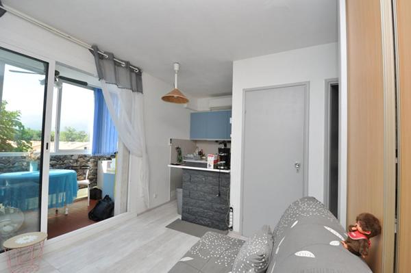 EXCLUSIVITÉ - T1 Cabine rénové avec loggia, parking et à 300 m de la plage !