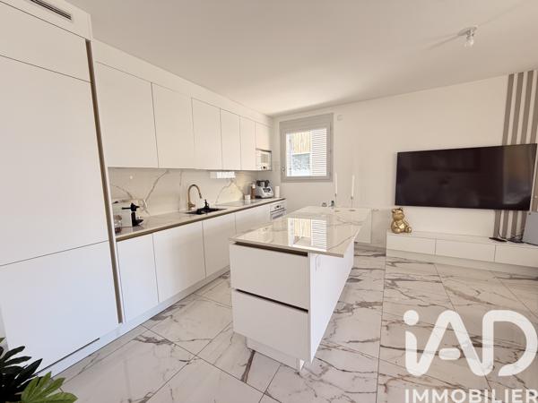 Appartement à vendre 4 pièces 82 m² Saint-Genis-Pouilly