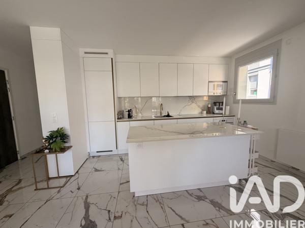 Appartement à vendre 4 pièces 82 m² Saint-Genis-Pouilly