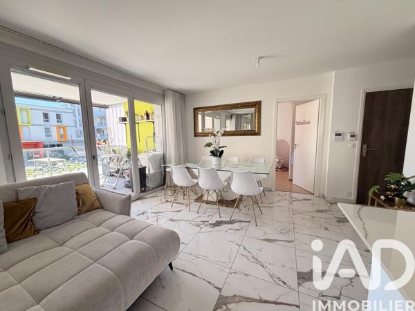 Appartement à vendre 4 pièces 82 m² Saint-Genis-Pouilly