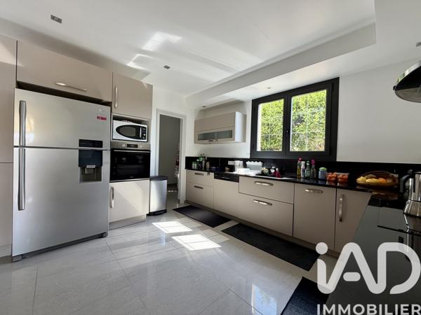 Maison à vendre 6 pièces 280 m² Saint-Estève